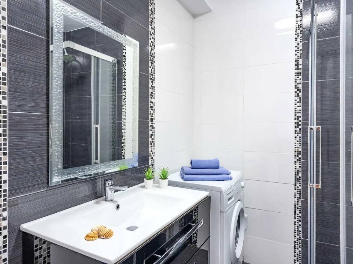 Apartment Apartamento Las Coronas By Interhome Torremolinos